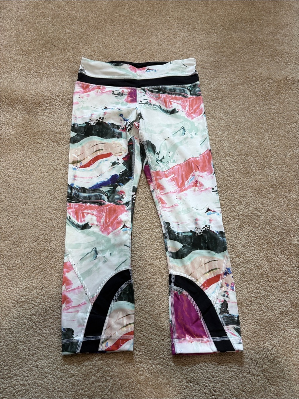 lululemon athletica Multicolor Abstract Capri Leggings